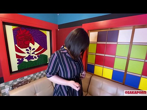 ❤️ جاپاني پياري وڏي سيني سان گڏ جنسي رانديڪن سان مشت زني ڪري ٿي ۽ هڪ orgasm آهي. هوءَ هڪ انٽرويو ۾ پنهنجي ڀوائتي تجربي بابت ڳالهائي ٿي. وڏيون چوڙيون ۽ وارن واري بلت زور سان روئي رهي آهي. اوساڪاپورن فحش تي٪ sd.watchhentai.ru٪